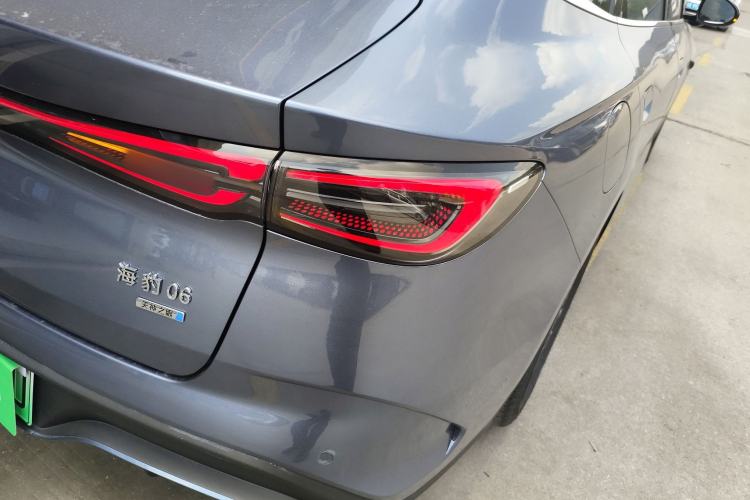 Used BYD Seal 06 New Energy 2025 DM-i Smart Drive 120KM Deluxe Model Right Rear Taillight
