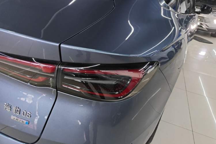 Used BYD Seal 06 New Energy 2025 DM-i Smart Drive 120KM Deluxe Model Right Rear Taillight