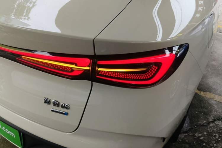 Used BYD Seal 06 New Energy 2025 DM-i Smart Drive 120KM Prestige Model Right Rear Taillight