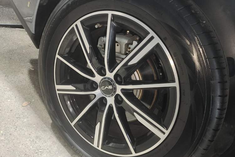 Used BYD Seal 06 New Energy 2025 DM-i Smart Drive 120KM Deluxe Model Right Rear Wheel Hub