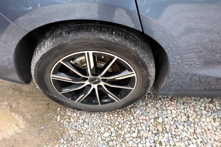 Used BYD Seal 06 New Energy 2025 DM-i Smart Drive 120KM Prestige Model Right Rear Wheel Hub