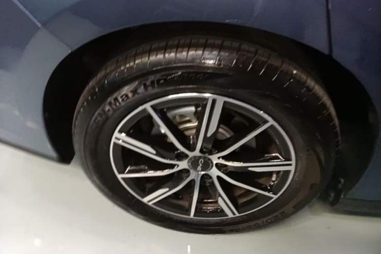 Used BYD Seal 06 New Energy 2025 DM-i Smart Drive 120KM Deluxe Model Right Rear Wheel Hub