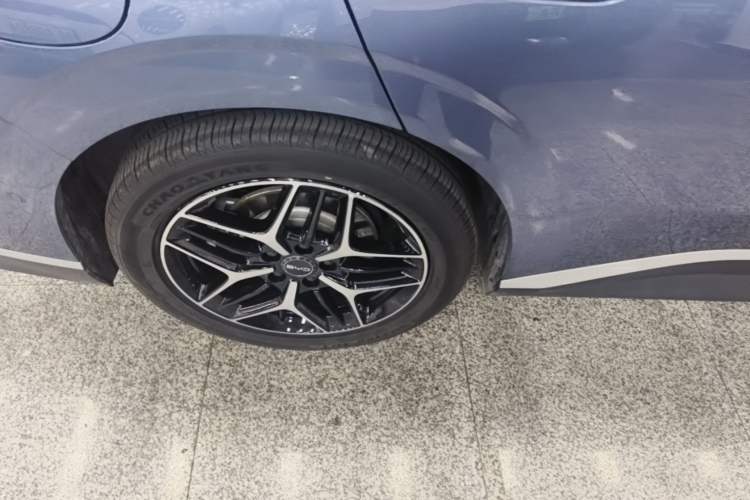 Used BYD Seal 06 New Energy 2025 EV 545KM Flagship Edition Right Rear Wheel Hub