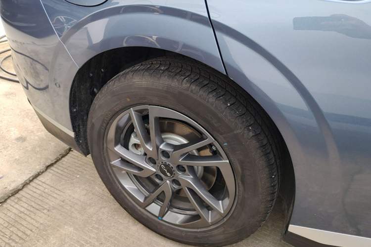 Used BYD Seal 06 New Energy 2025 EV 470KM Prestige Edition Right Rear Wheel Hub