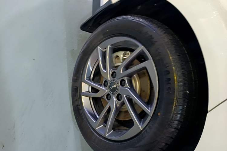 Used BYD Seal 06 New Energy 2025 EV 545KM Premium Edition Right Rear Wheel Hub