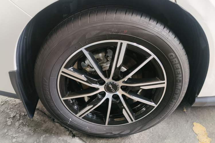 Used BYD Seal 06 New Energy 2025 DM-i Smart Drive 120KM Prestige Model Right Rear Wheel Hub