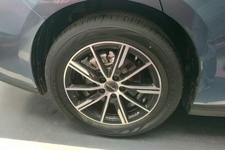 Used BYD Seal 06 New Energy 2025 DM-i Smart Drive 120KM Deluxe Model Right Rear Wheel Hub