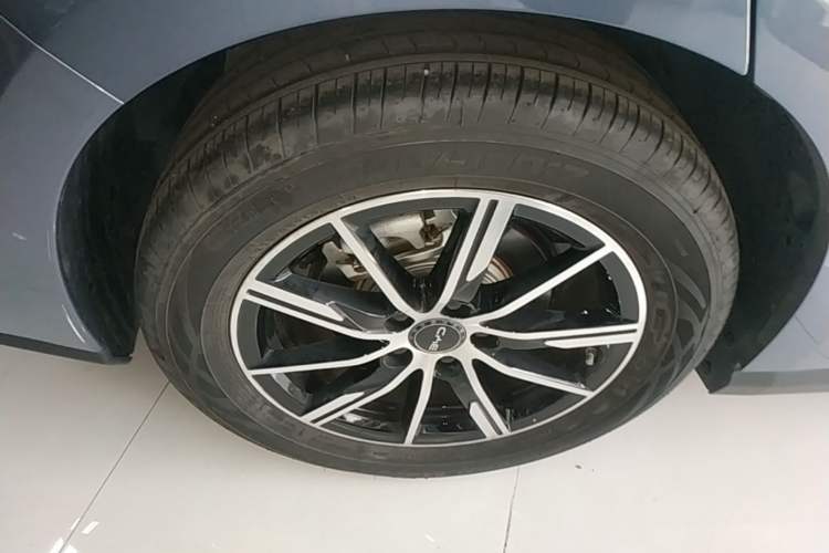 Used BYD Seal 06 New Energy 2025 DM-i Smart Drive 120KM Deluxe Model Right Rear Wheel Hub