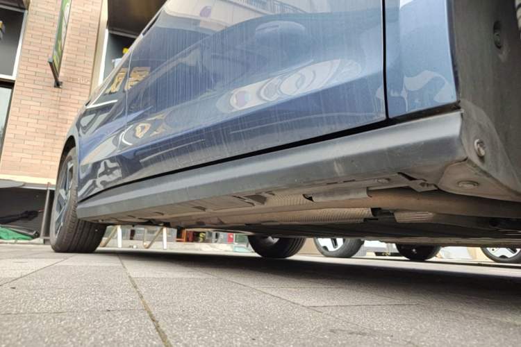 Used BYD Seal 06 New Energy 2025 DM-i Intelligent Drive 120KM Flagship Model Right Side Sill