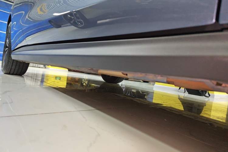 Used BYD Seal 06 New Energy 2025 DM-i Smart Drive 120KM Deluxe Model Right Side Sill