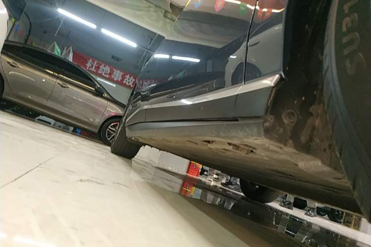 Used BYD Seal 06 New Energy 2025 EV 470KM Prestige Edition Right Side Sill