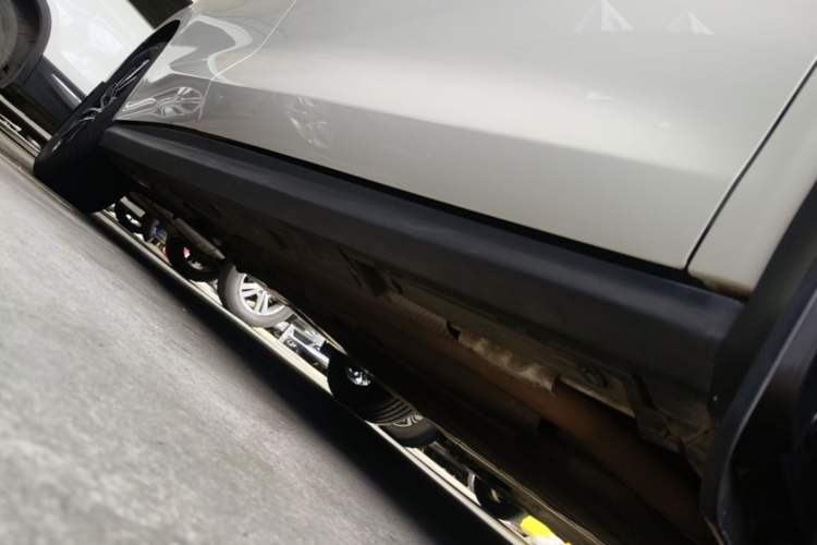 Used BYD Seal 06 New Energy 2025 DM-i Smart Drive 120KM Prestige Model Right Side Sill