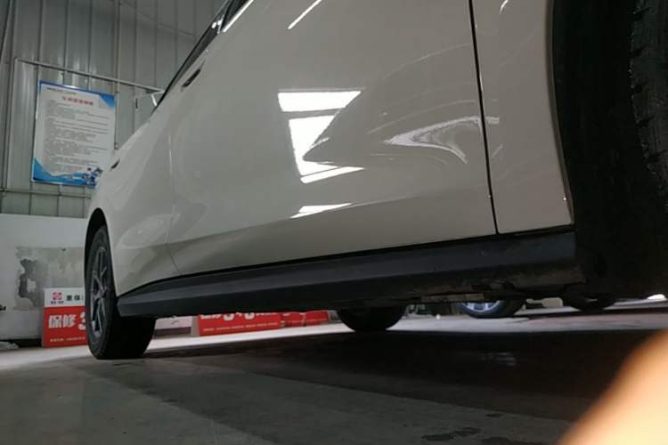 Used BYD Seal 06 New Energy 2025 DM-i Smart Drive 80KM Luxury Model Right Side Sill