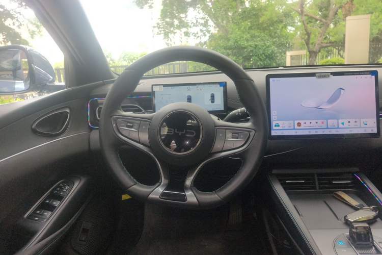 Used BYD Seal 06 New Energy 2025 DM-i Smart Drive 120KM Prestige Model Steering Wheel