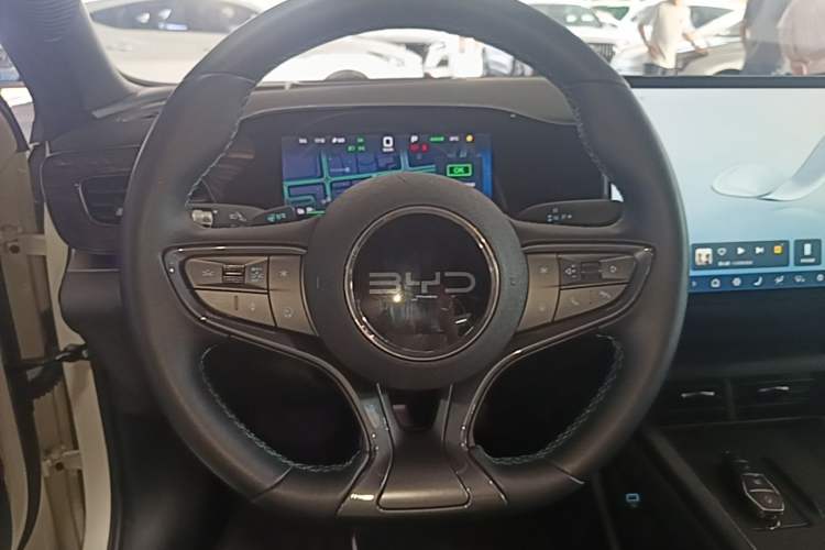 Used BYD Seal 06 New Energy 2025 EV 545KM Flagship Edition Steering Wheel