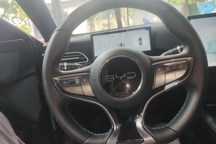 Used BYD Seal 06 New Energy 2025 DM-i Smart Drive 120KM Deluxe Model Steering Wheel