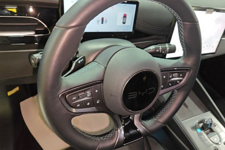 Used BYD Seal 06 New Energy 2025 DM-i Smart Drive 120KM Deluxe Model Steering Wheel