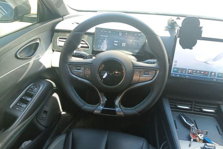 Used BYD Seal 06 New Energy 2025 DM-i Smart Drive 120KM Prestige Model Steering Wheel