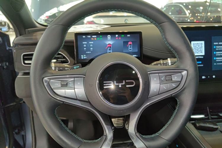 Used BYD Seal 06 New Energy 2025 DM-i Smart Drive 120KM Prestige Model Steering Wheel
