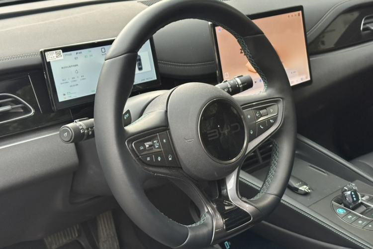 Used BYD Seal 06 New Energy 2025 DM-i Smart Drive 120KM Prestige Model Steering Wheel