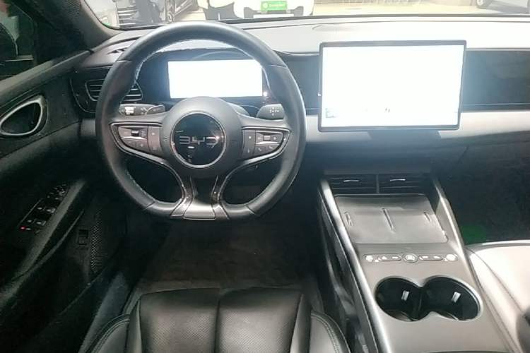Used BYD Seal 06 New Energy 2025 EV 470KM Prestige Edition Steering Wheel