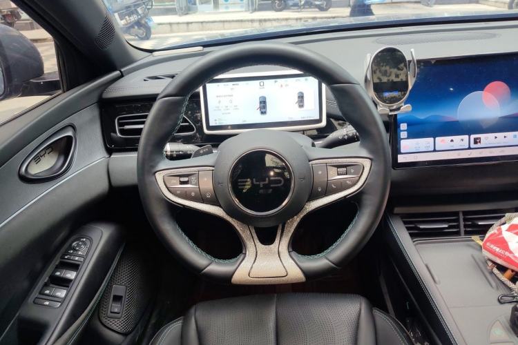 Used BYD Seal 06 New Energy 2025 DM-i Smart Drive 120KM Deluxe Model Steering Wheel