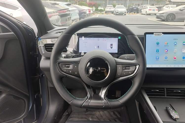 Used BYD Seal 06 New Energy 2025 EV 470KM Prestige Edition Steering Wheel