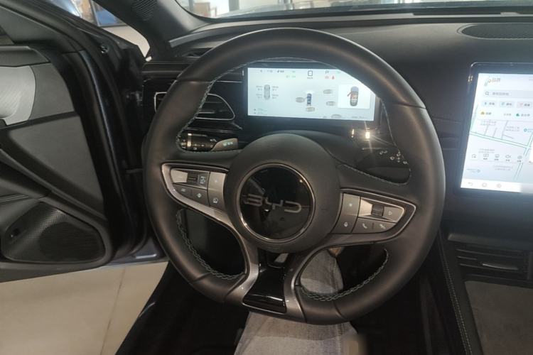 Used BYD Seal 06 New Energy 2025 DM-i Smart Drive 120KM Deluxe Model Steering Wheel