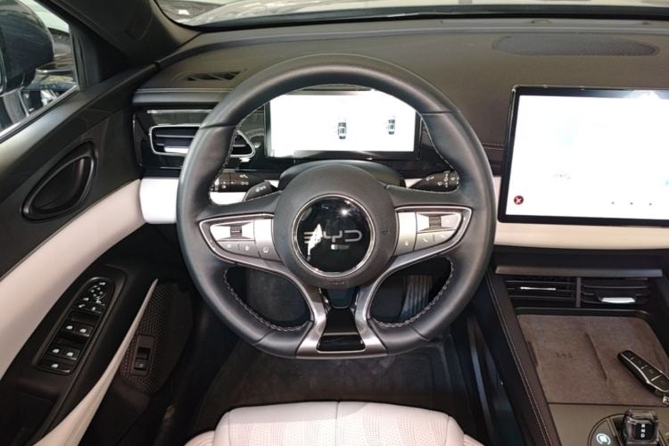Used BYD Seal 06 New Energy 2025 DM-i Smart Drive 120KM Deluxe Model Steering Wheel