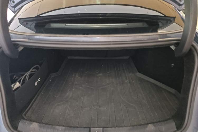 Used BYD Seal 06 New Energy 2025 DM-i Smart Drive 80KM Luxury Model Trunk