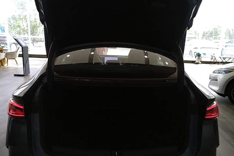 Used BYD Seal 06 New Energy 2025 DM-i Smart Drive 120KM Prestige Model Trunk