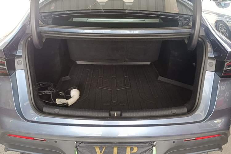Used BYD Seal 06 New Energy 2025 DM-i Smart Drive 80KM Luxury Model Trunk