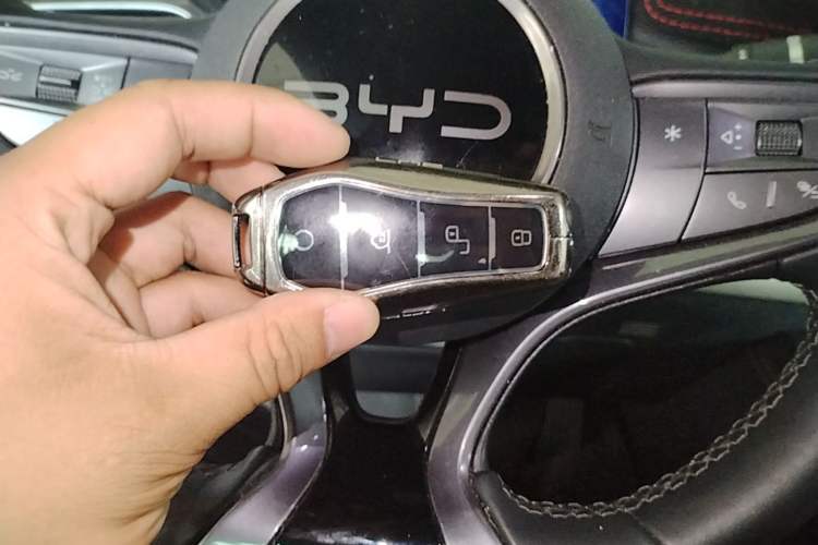 Used BYD Seal 06 New Energy 2025 DM-i Smart Drive 80KM Prestige Model Vehicle Key