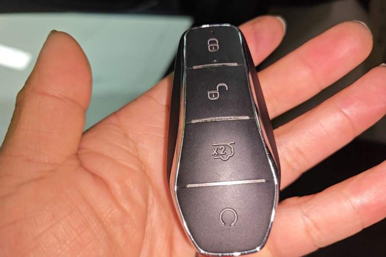 Used BYD Seal 06 New Energy 2025 DM-i Smart Drive 120KM Deluxe Model Vehicle Key