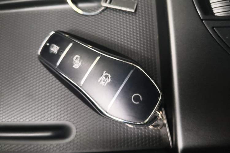 Used BYD Seal 06 New Energy 2025 DM-i Smart Drive 80KM Luxury Model Vehicle Key