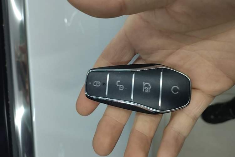 Used BYD Seal 06 New Energy 2025 DM-i Smart Drive 80KM Luxury Model Vehicle Key