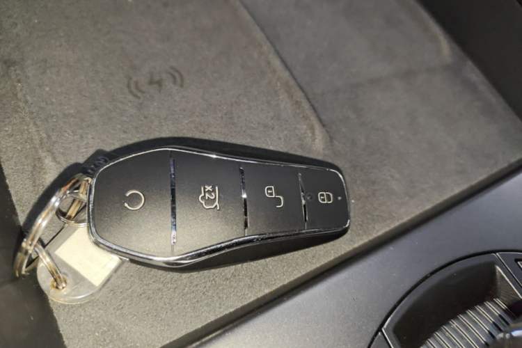 Used BYD Seal 06 New Energy 2025 DM-i Smart Drive 120KM Deluxe Model Vehicle Key