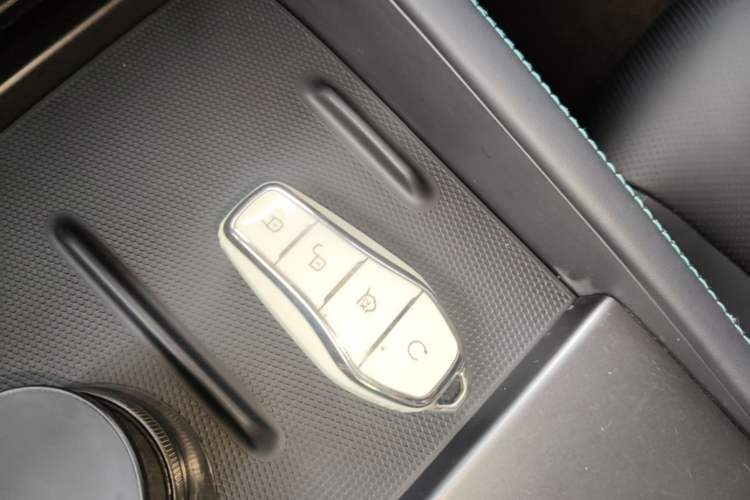 Used BYD Seal 06 New Energy 2025 DM-i Smart Drive 120KM Prestige Model Vehicle Key