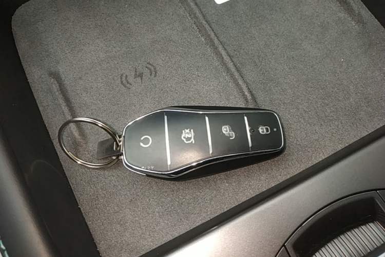 Used BYD Seal 06 New Energy 2025 DM-i Smart Drive 120KM Deluxe Model Vehicle Key
