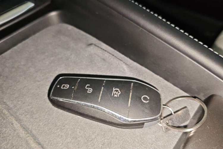 Used BYD Seal 06 New Energy 2025 DM-i Smart Drive 120KM Deluxe Model Vehicle Key