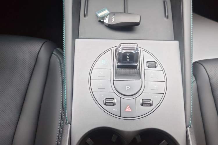 Used BYD Seal 06 New Energy 2025 DM-i Smart Drive 120KM Prestige Model Gear Lever