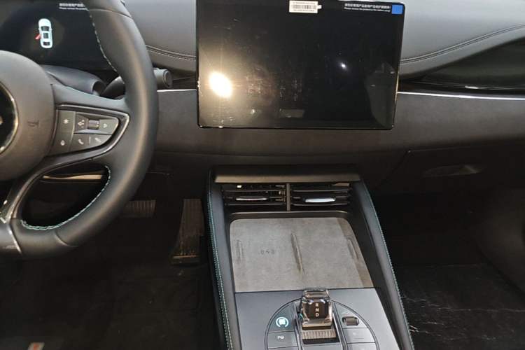 Used BYD Seal 06 New Energy 2025 DM-i Smart Drive 120KM Deluxe Model Audio And AC Panel