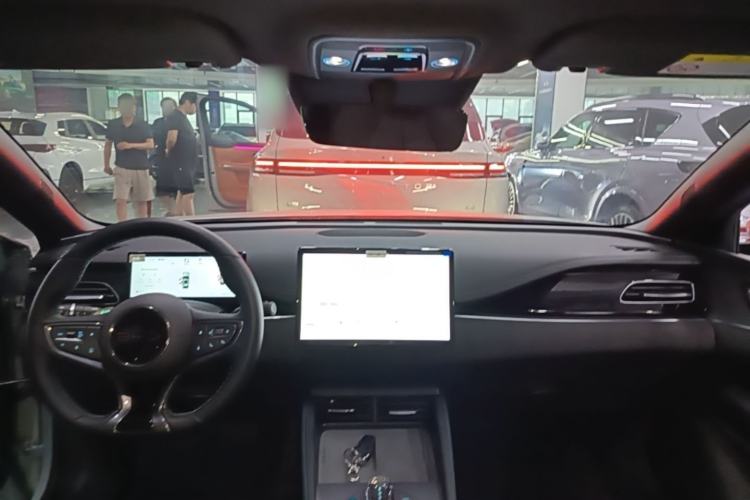 Used BYD Seal 06 New Energy 2025 DM-i Smart Drive 120KM Deluxe Model Center Console