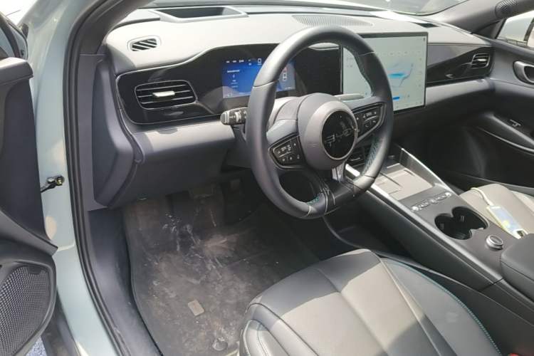 Used BYD Seal 06 New Energy 2025 EV 545KM Flagship Edition Center Console