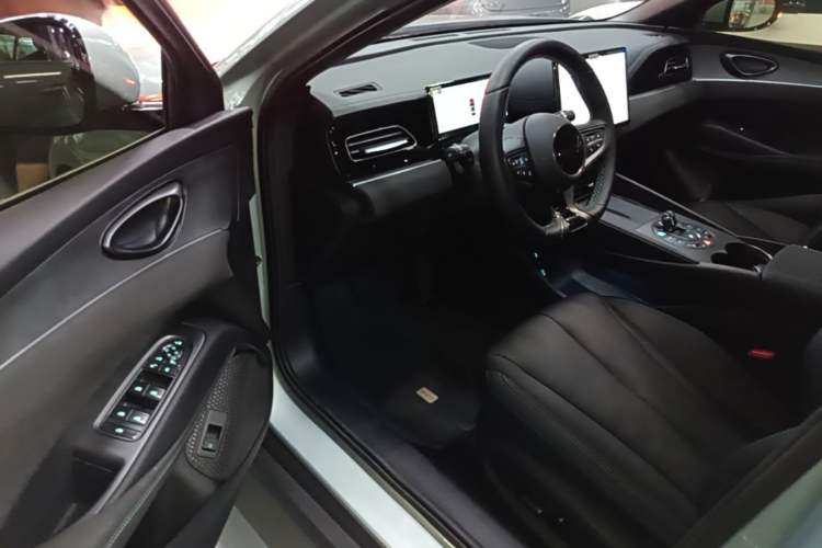 Used BYD Seal 06 New Energy 2025 DM-i Smart Drive 120KM Deluxe Model Driver Seat
