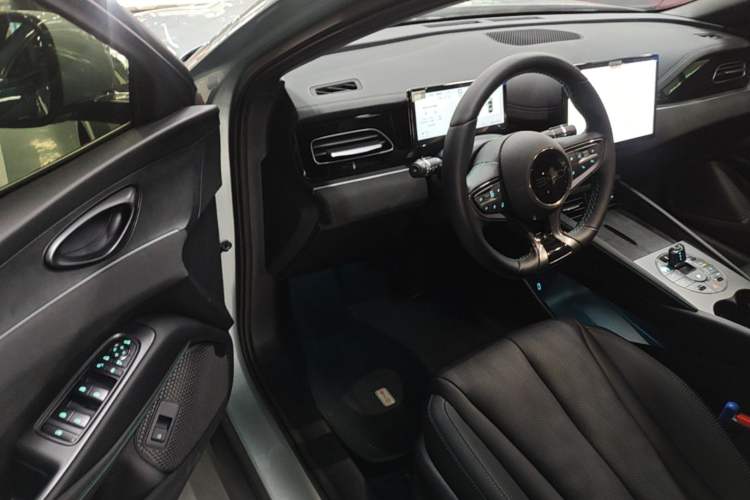 Used BYD Seal 06 New Energy 2025 DM-i Smart Drive 120KM Deluxe Model Driver Seat