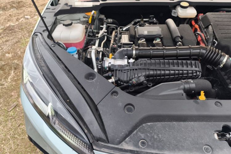 Used BYD Seal 06 New Energy 2025 DM-i Smart Drive 80KM Luxury Model Engine Bay Right