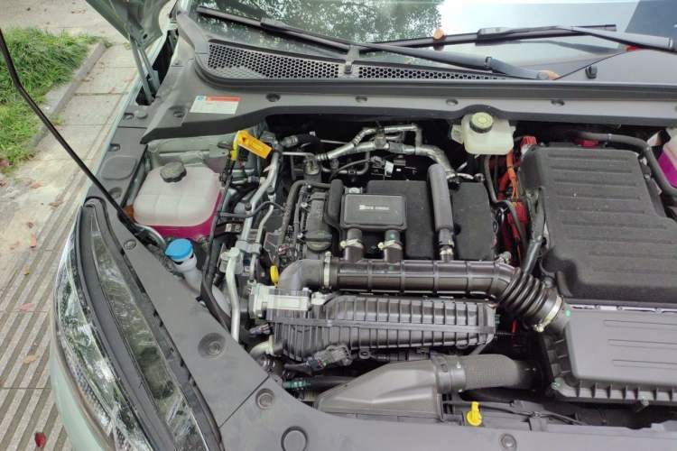 Used BYD Seal 06 New Energy 2025 DM-i Smart Drive 80KM Luxury Model Engine Bay Right