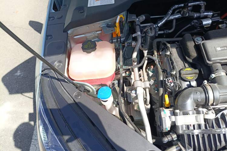 Used BYD Seal 06 New Energy 2025 DM-i Smart Drive 80KM Luxury Model Engine Bay Right