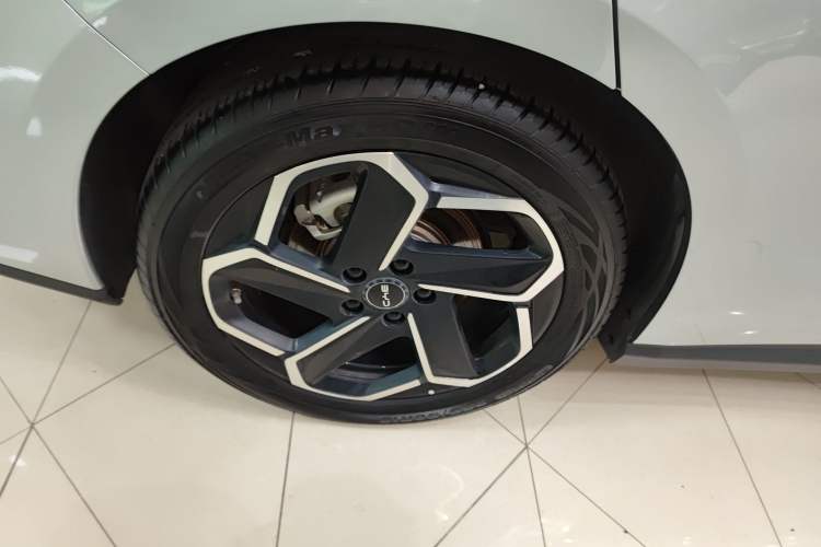 Used BYD Seal 06 New Energy 2025 DM-i Intelligent Drive 120KM Flagship Model Exterior 5